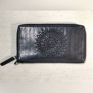 Black Leather Zip-Around Wristlet Wallet by Vilenca Holland